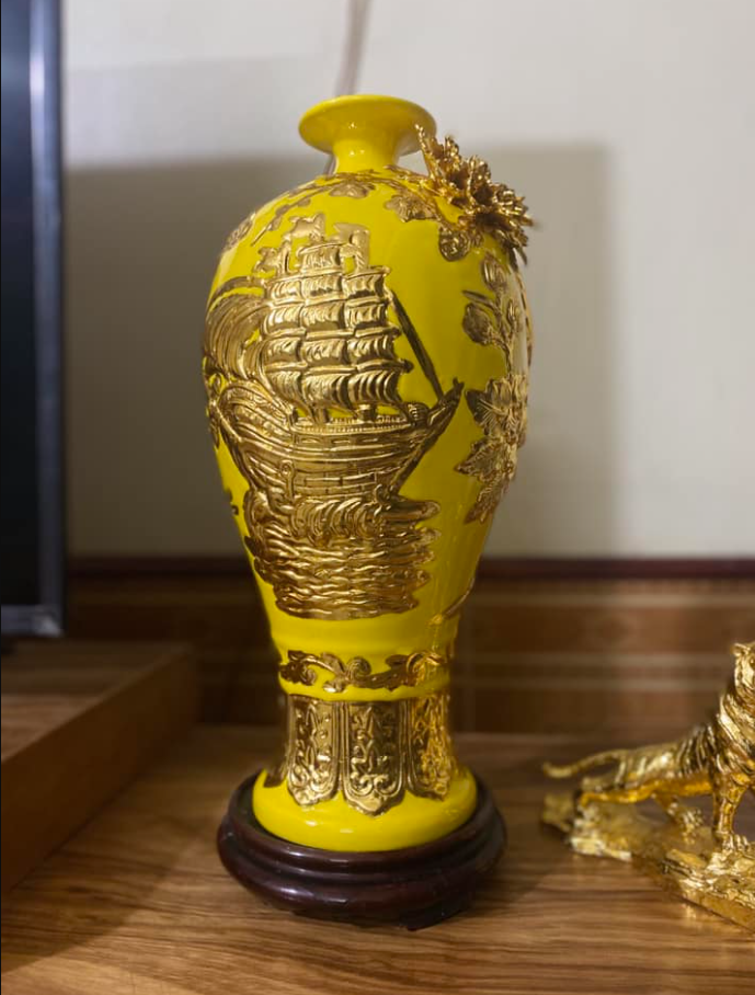 đôi lục bình vẽ vàng 24k 1.png